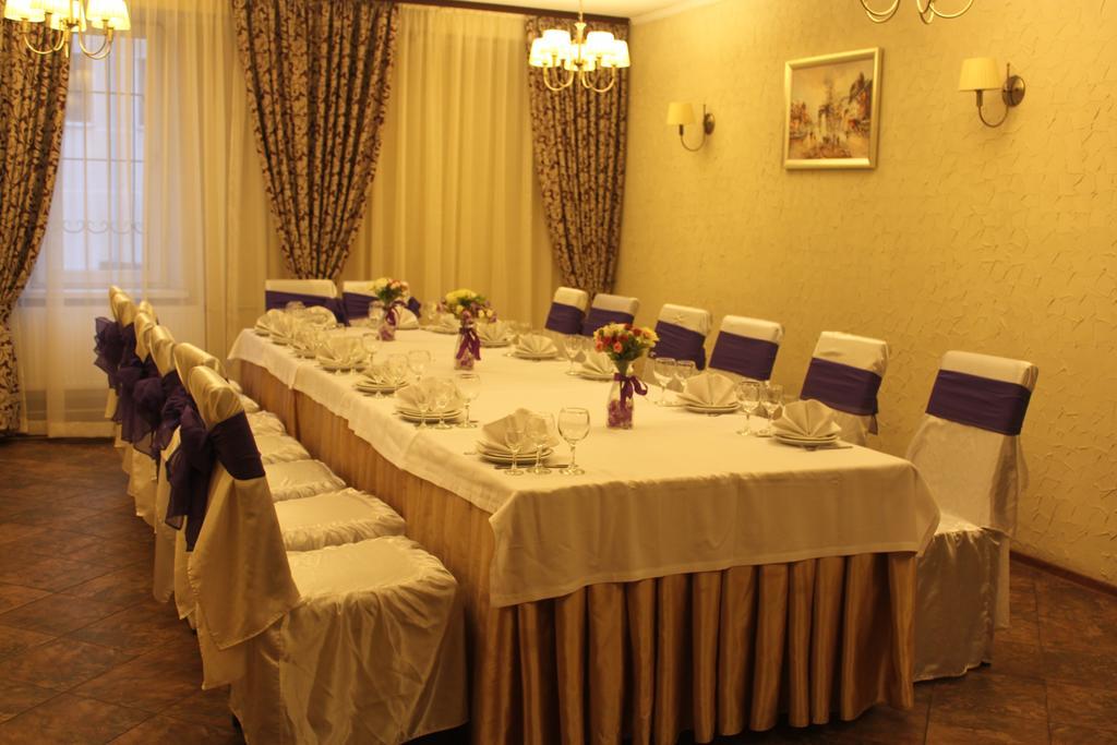 Hotel Complex Verhovina Kiev Exterior foto